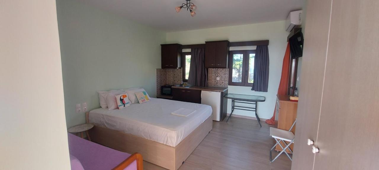 Golden View Apartments Myrina Limnos Extérieur photo